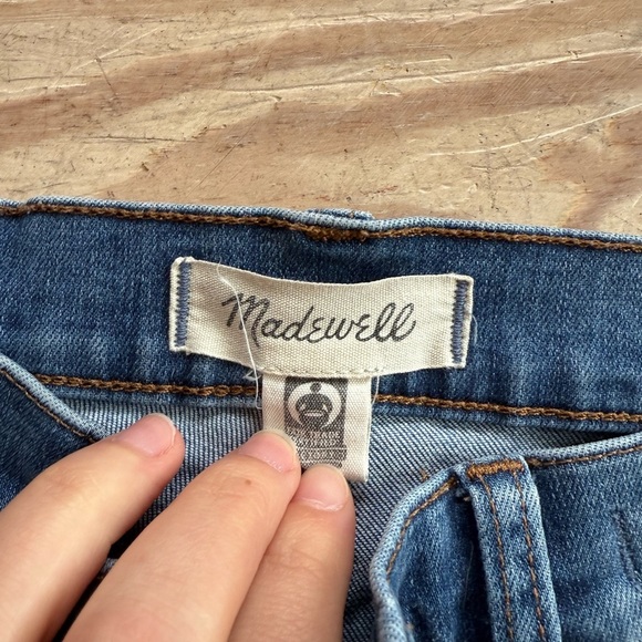 Madewell Curvy High Rise Skinny Crop Distressed Jeans size 26 - Picture 2 of 3